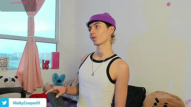 Maiky Cooper01 online show from 15, 4, 2026