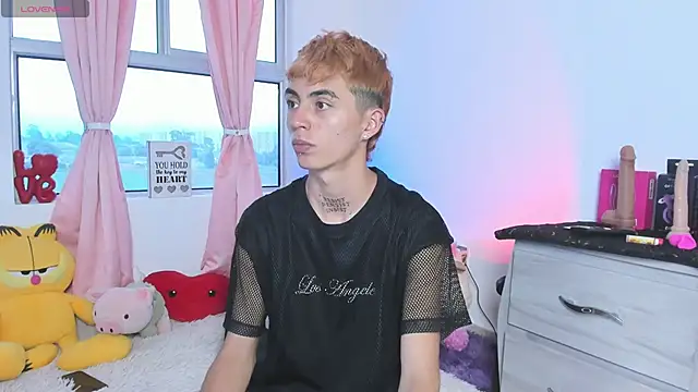 Maiky Cooper01 online show from 16, 2, 2026