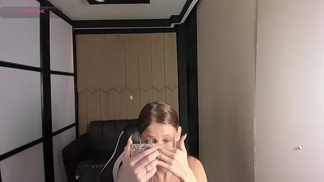 ElviraRosse1 online show from 13, 1, 2026