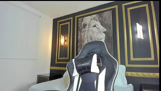 emma hiltonn  online show from 8, 2, 2026