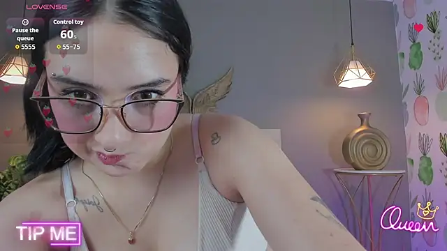 emma hiltonn  online show from 3, 6, 2026