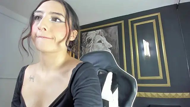 emma hiltonn  online show from 10, 2, 2026