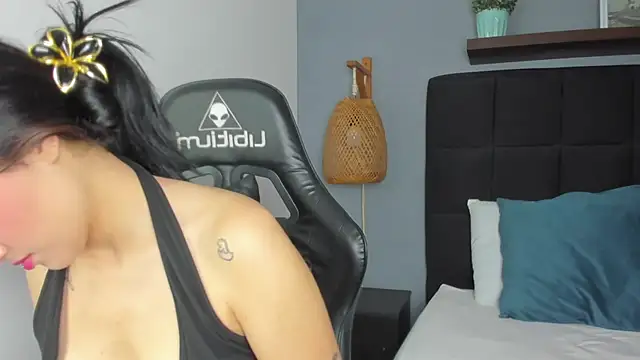 emma hiltonn  online show from 5, 2, 2026