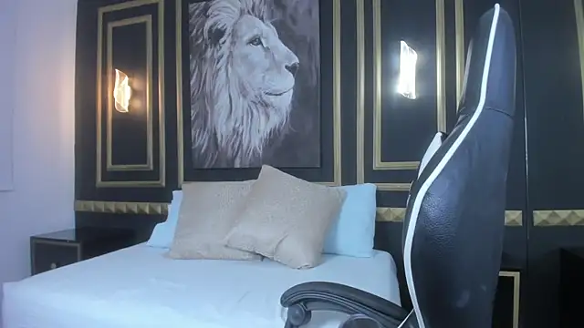 emma hiltonn  online show from 25, 2, 2026