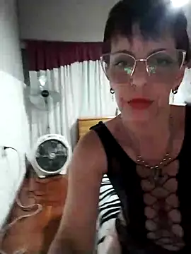 Juguetonafogosa5 online show from 24, 2, 2026