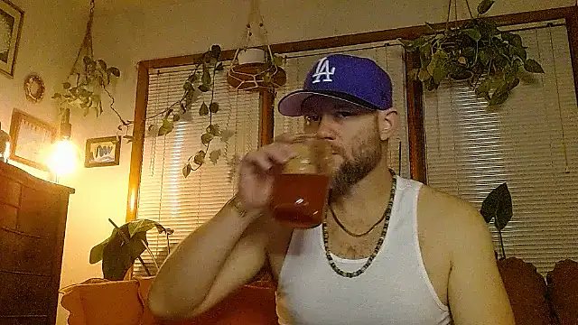 Snapshot of marcus_graves_13 chatting on 1, 2, 2026 marcus graves 13 online show from 1, 2, 2026