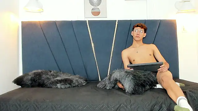 David cum18 online show from 12, 1, 2026