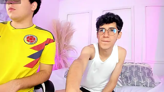 Snapshot of ian_and_austin chatting on 12, 1, 2026 ian and austin online show from 12, 1, 2026