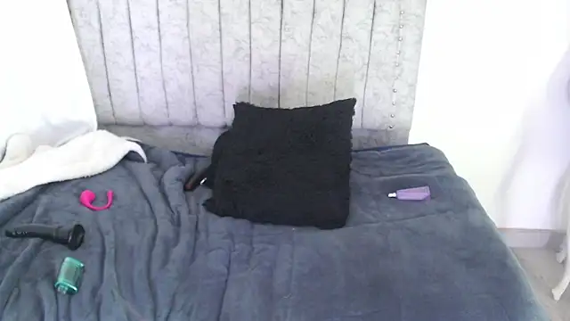 Fernandathxxx online show from 11, 4, 2026