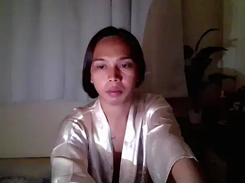 LOVELYMAYUMIE online show from 5, 4, 2026