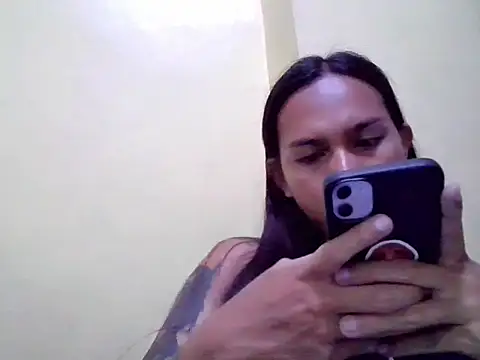 LOVELYMAYUMIE online show from 11, 4, 2026