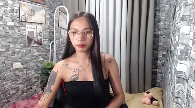 LOVELYMAYUMIE online show from 2, 3, 2025