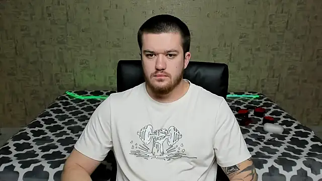 Snapshot of Well_boy chatting on 4, 4, 2026 Well boy online show from 4, 4, 2026