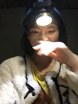 Snapshot of sun-shii chatting on 8, 2, 2026 sun-shii online show from 8, 2, 2026