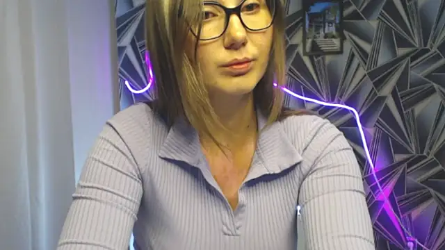 NikkiKiss    online show from 13, 5, 2026