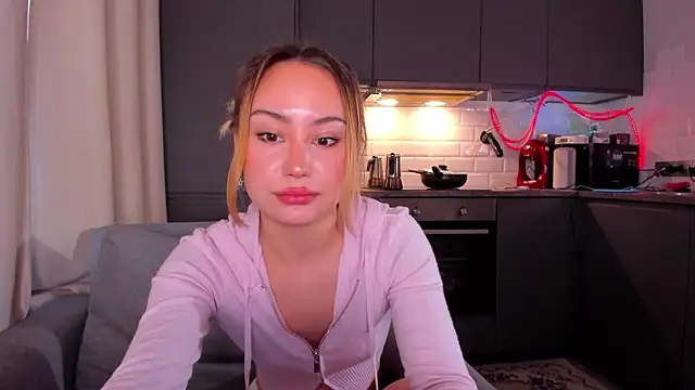 Snapshot of JessicaBeverly_ chatting on 8, 2, 2026 JessicaBeverly online show from 8, 2, 2026