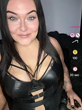 Miss CurvesXXX online show from 8, 5, 2026