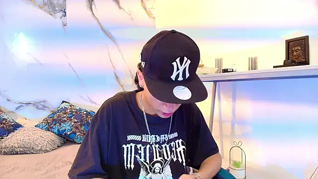 XanderGrey8 online show from 25, 2, 2026