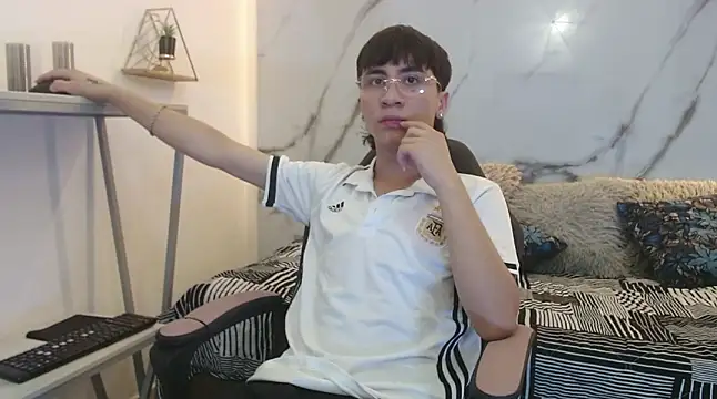 XanderGrey8 online show from 13, 4, 2026