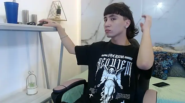 XanderGrey8 online show from 5, 4, 2026