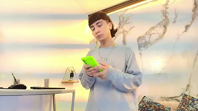 XanderGrey8 online show from 4, 3, 2026