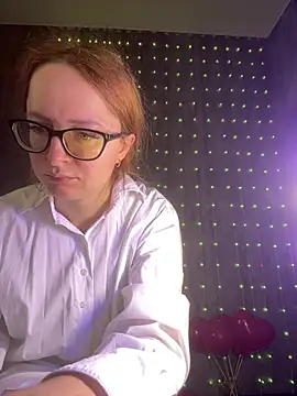 coy girl  online show from 16, 2, 2026