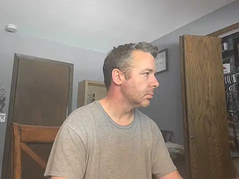 Snapshot of chrisw8140 chatting on 9, 7, 2026 chrisw8140 online show from 9, 7, 2026