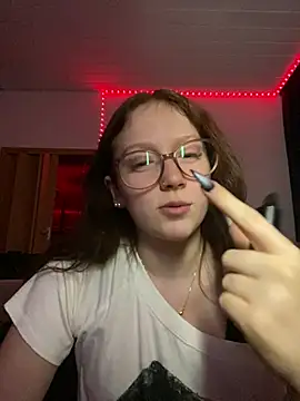 YoungLisaa18 online show from 25, 2, 2026