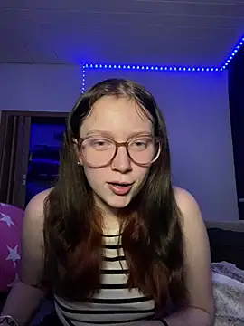 YoungLisaa18 online show from 5, 2, 2026