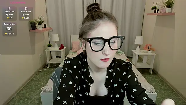 KiraDuvall online show from 7, 2, 2026