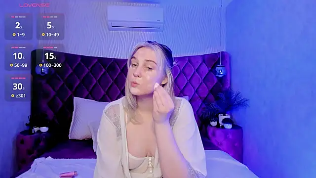 Snapshot of SusanBev chatting on 4, 3, 2026 SusanBev online show from 4, 3, 2026