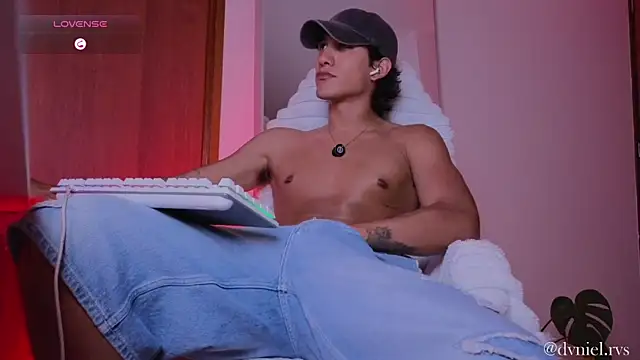 emilio rivs online show from 30, 5, 2026
