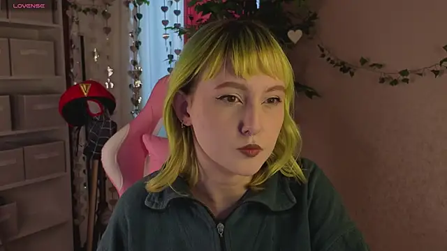 Snapshot of Roziett_Belle chatting on 4, 3, 2026 Roziett Belle online show from 4, 3, 2026