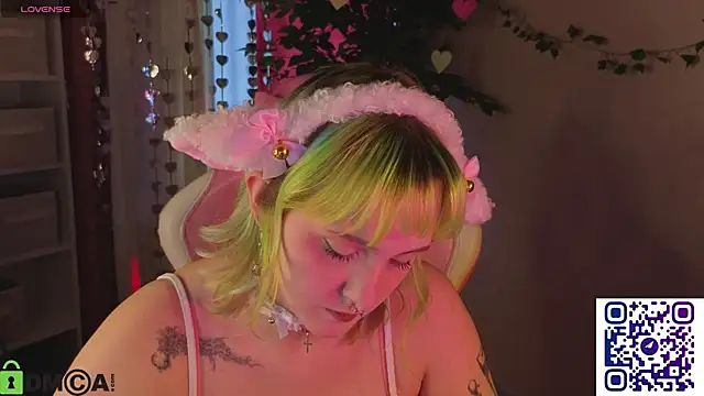 Snapshot of Roziett_Belle chatting on 14, 2, 2026 Roziett Belle online show from 14, 2, 2026