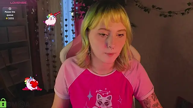 Snapshot of Roziett_Belle chatting on 16, 2, 2026 Roziett Belle online show from 16, 2, 2026