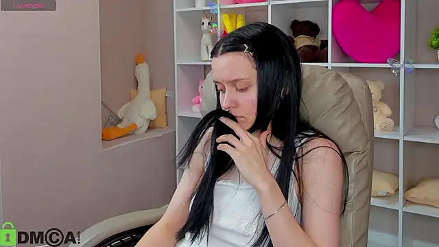 Snapshot of Kessi_Millisis chatting on 3, 2, 2026 Kessi Millisis online show from 3, 2, 2026