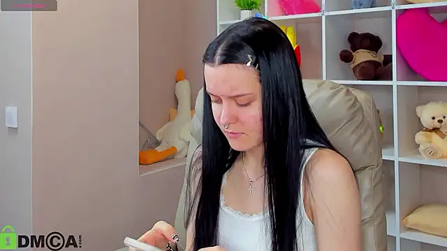 Snapshot of Kessi_Millisis chatting on 3, 2, 2026 Kessi Millisis online show from 3, 2, 2026