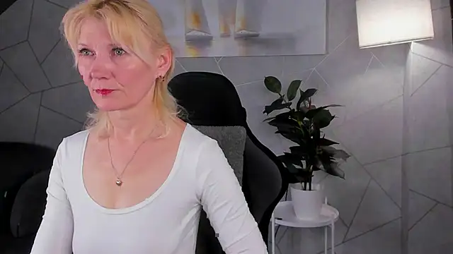 Julie Lucas online show from 21, 5, 2026