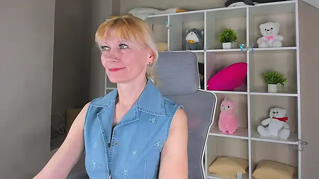 Julie Lucas online show from 14, 4, 2026