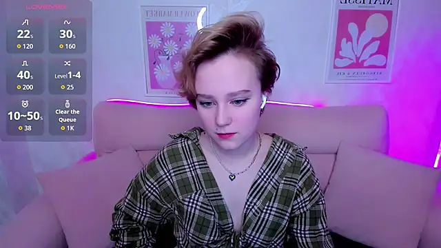 Snapshot of Ellie_Heavenly chatting on 8, 2, 2026 Ellie Heavenly online show from 8, 2, 2026