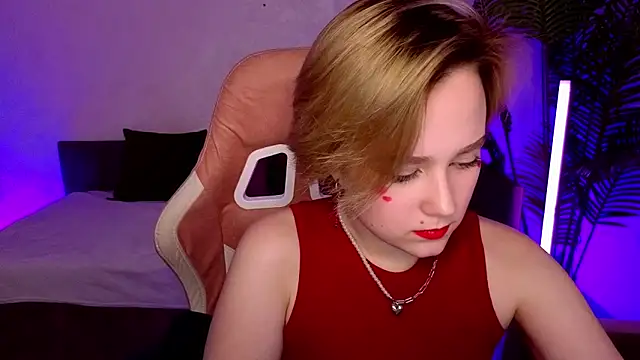 Snapshot of Ellie_Heavenly chatting on 10, 2, 2026 Ellie Heavenly online show from 10, 2, 2026