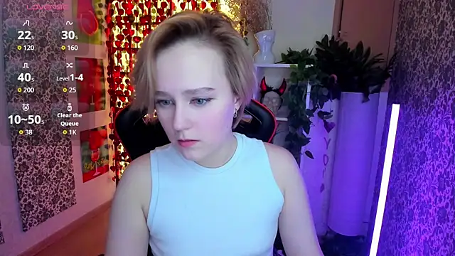 Snapshot of Ellie_Heavenly chatting on 18, 2, 2026 Ellie Heavenly online show from 18, 2, 2026