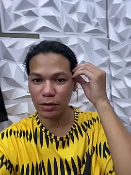 HugeAgatha online show from 24, 5, 2026