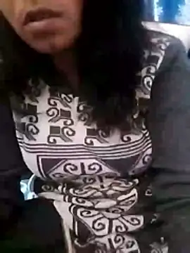 Snapshot of yaminicamms chatting on 14, 1, 2026 yaminicamms online show from 14, 1, 2026