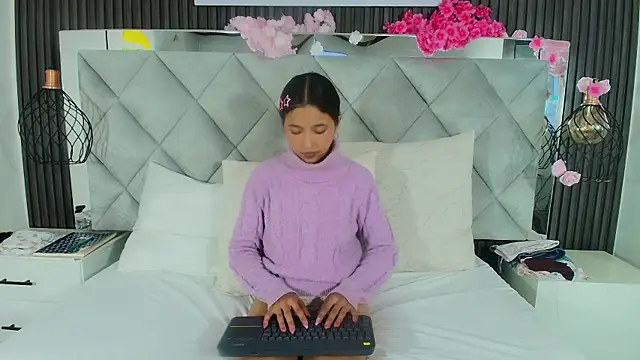 Real virgin Pussy online show from 29, 5, 2026