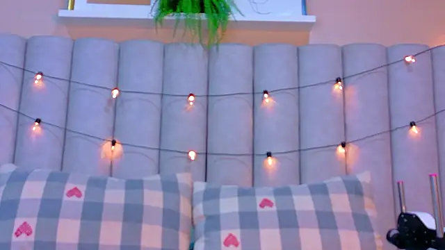 ChloeeMiller   online show from 22, 2, 2026