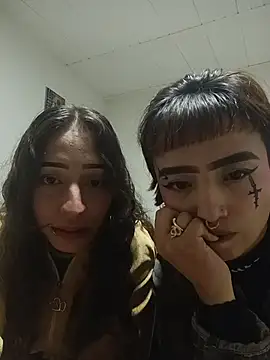 AlexxaAndRileyy online show from 21, 4, 2026