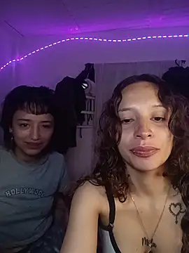 Snapshot of AlexxaAndRileyy chatting on 29, 6, 2026 AlexxaAndRileyy online show from 29, 6, 2026