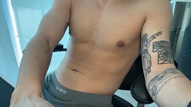 Snapshot of lukshof chatting on 4, 2, 2026 lukshof online show from 4, 2, 2026