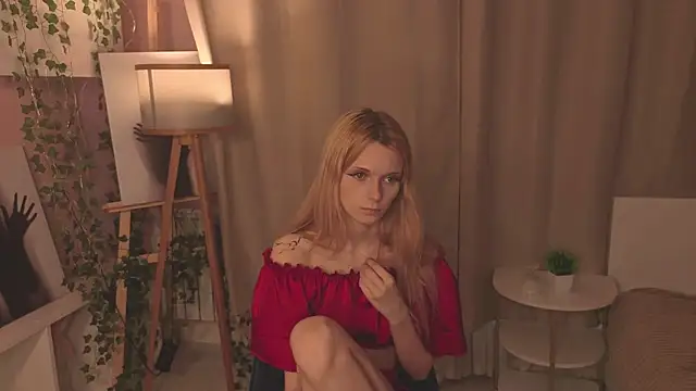 JuanaSumma online show from 4, 4, 2026